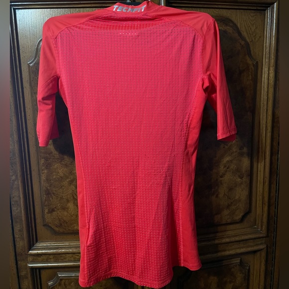 Adidas Techfit Compression Shirt - Picture 3 of 3